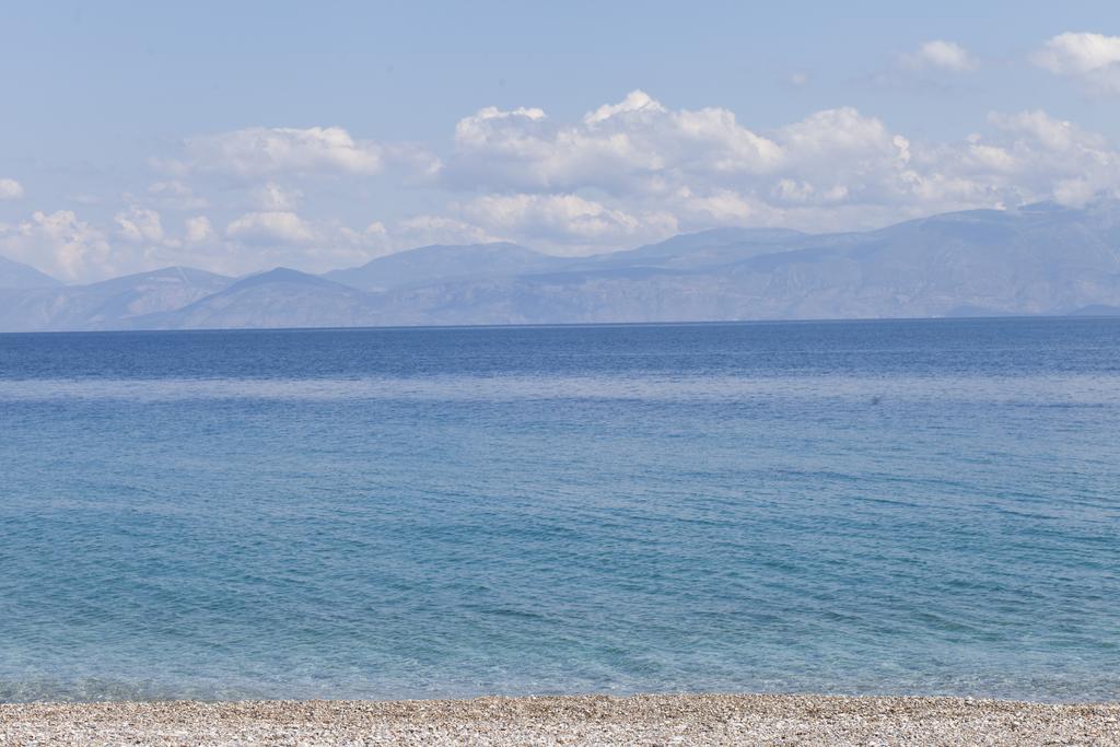 Daphne'S Club Hotel Apartments Xylokastro Dış mekan fotoğraf